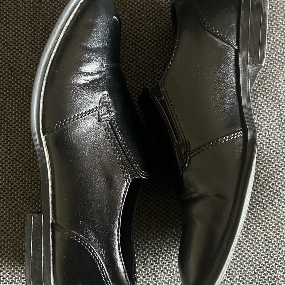 Sonoma Boy’s Dress Leather Slip-on Shoes With Memory Foam Insole Size 3 Med